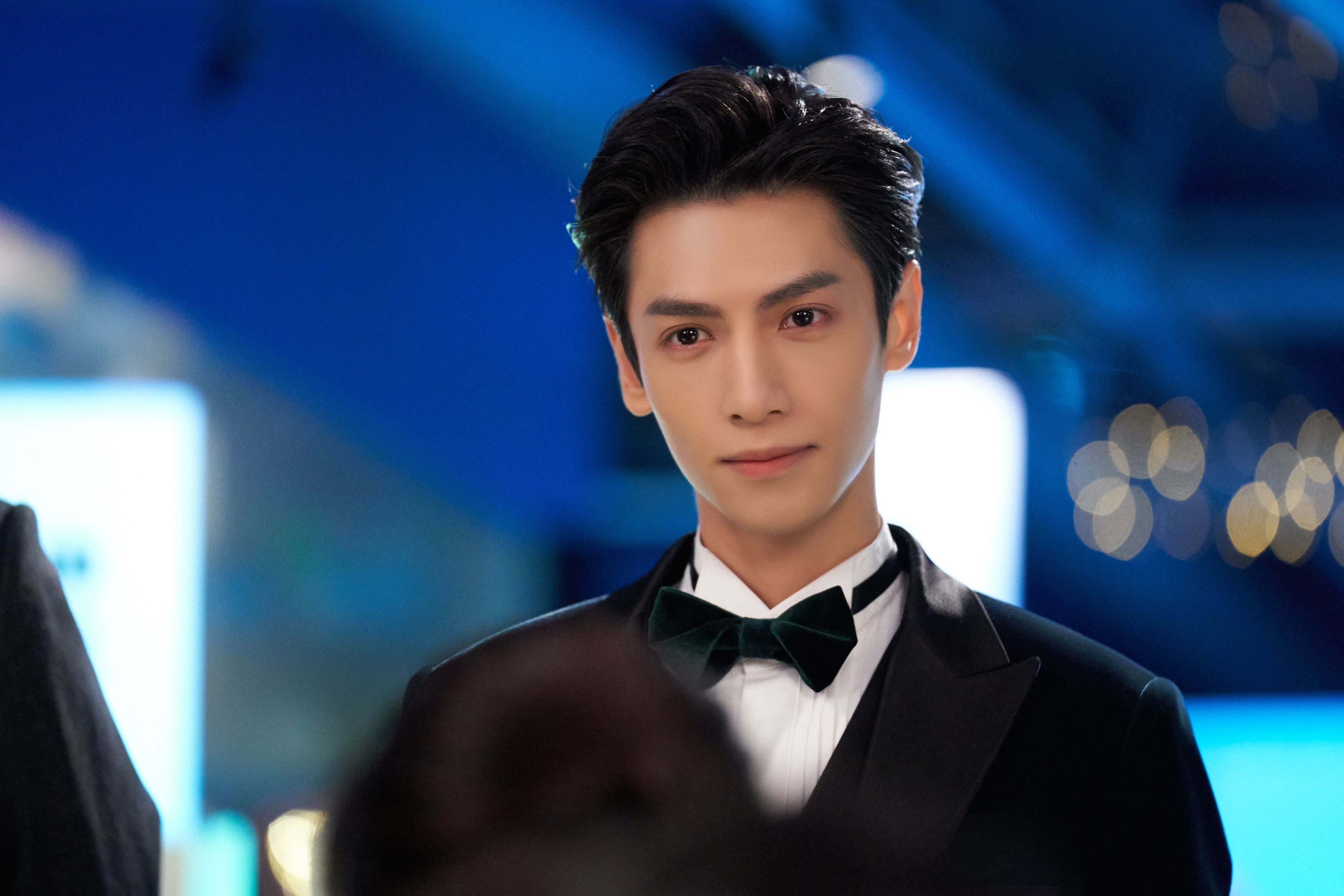 丁浩在“湾区杯”围棋大棋士赛中表现出色，围棋选手丁浩