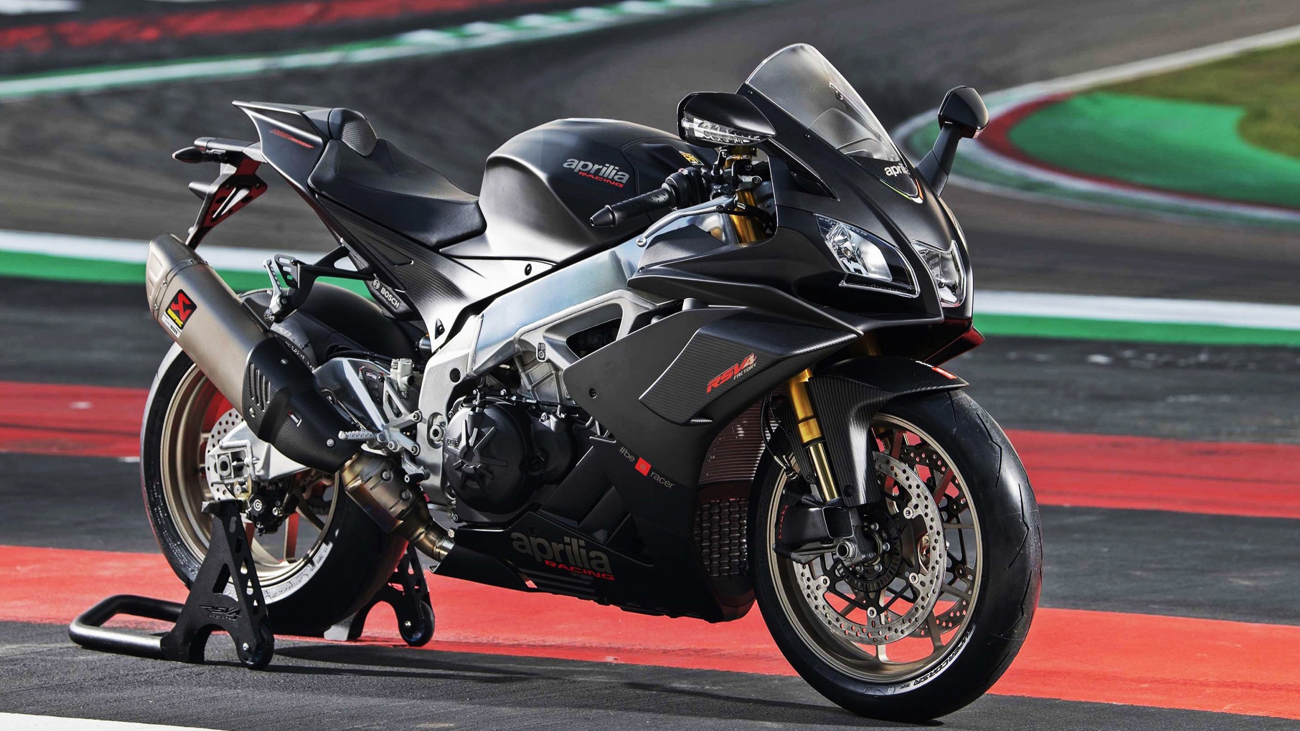 沃特福德客场惨败,保级形势严峻,沃特福德vs