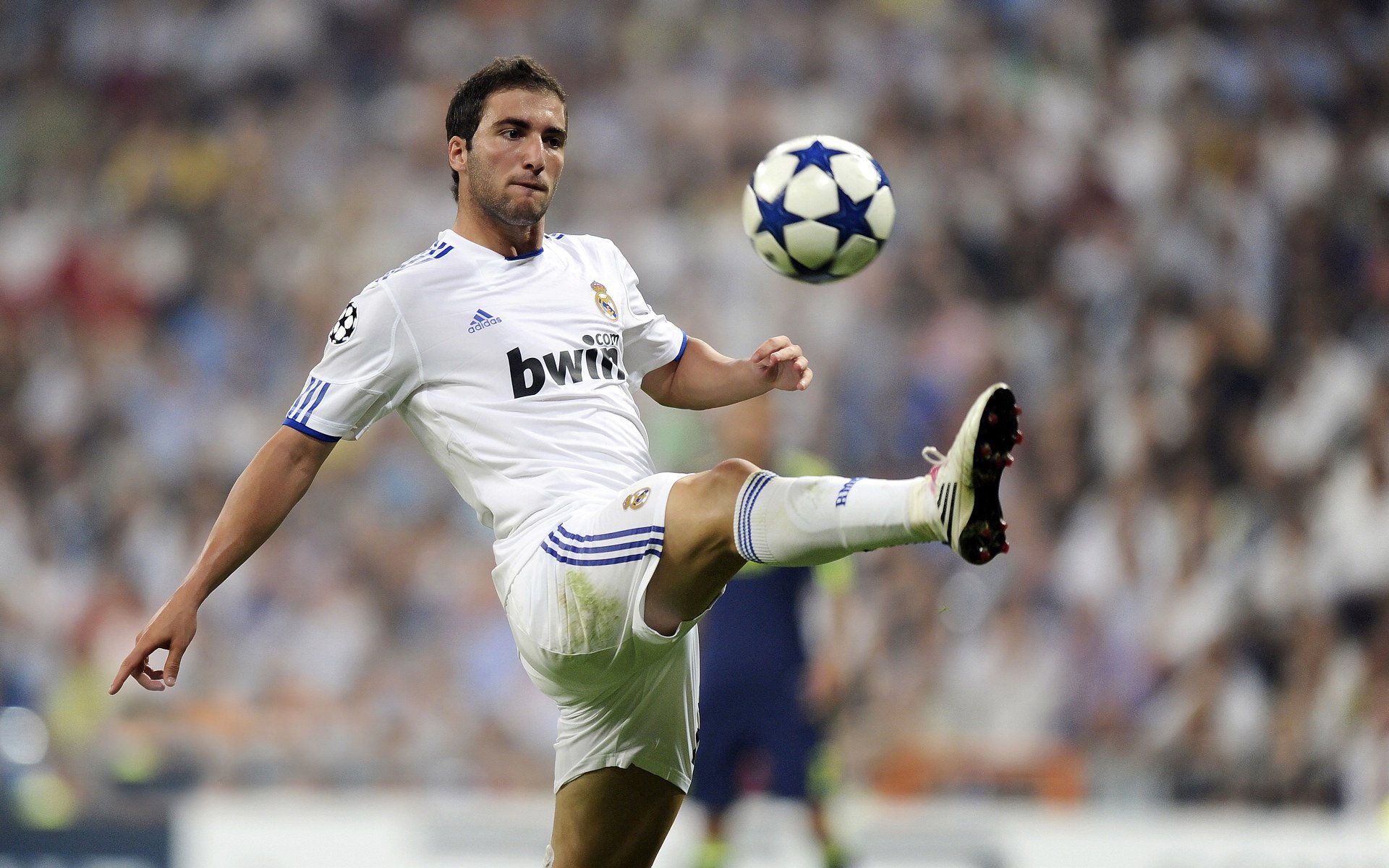 电竞赛事直播中的技术创新与挑战，电竞赛事直播中的技术创新与挑战是什么